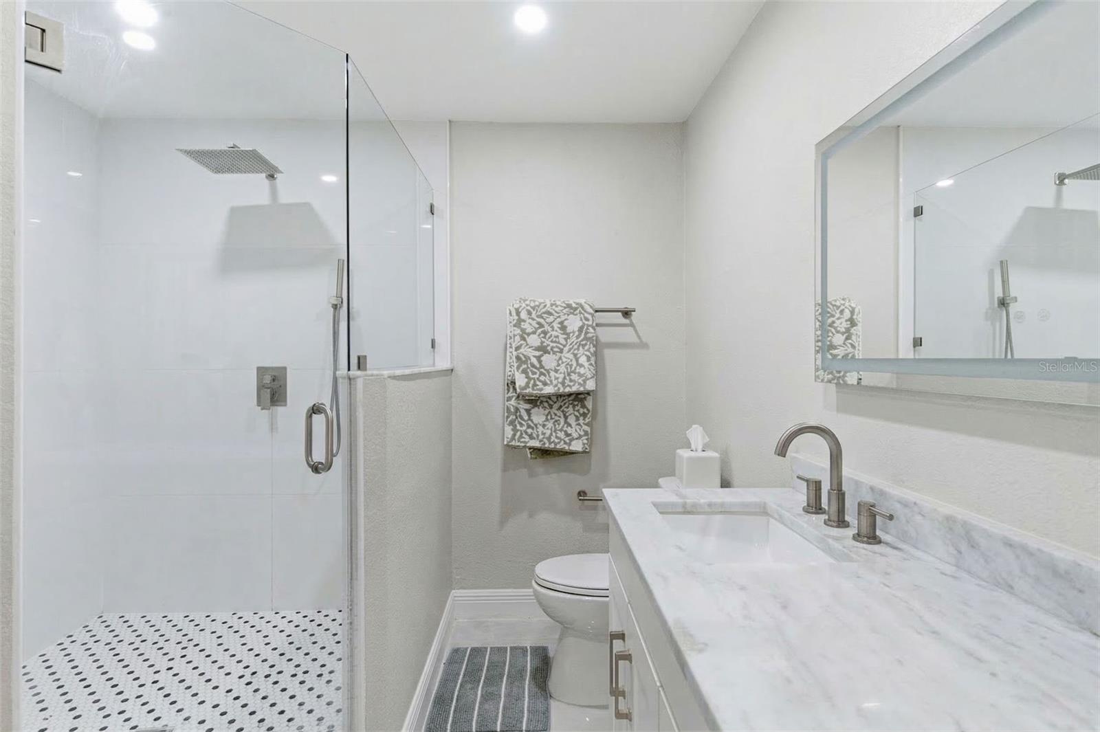 PINE CREST VILLA ADD 5 - Residential