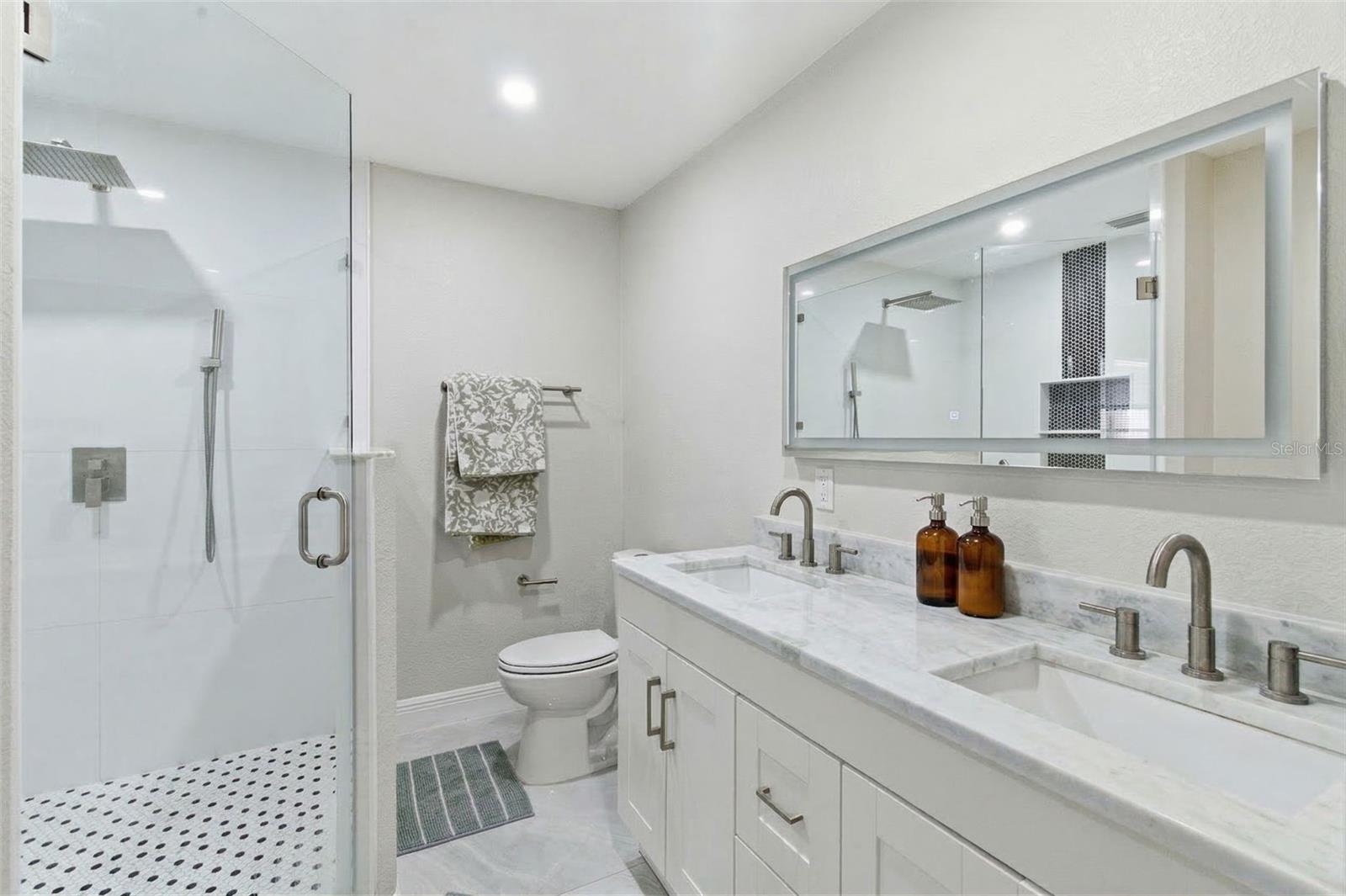 PINE CREST VILLA ADD 5 - Residential