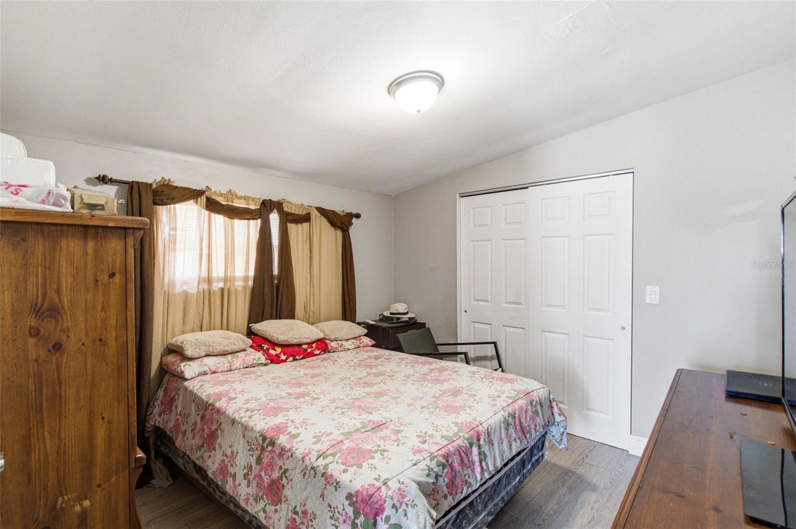 PINE CREST VILLA ADD 5 - Residential