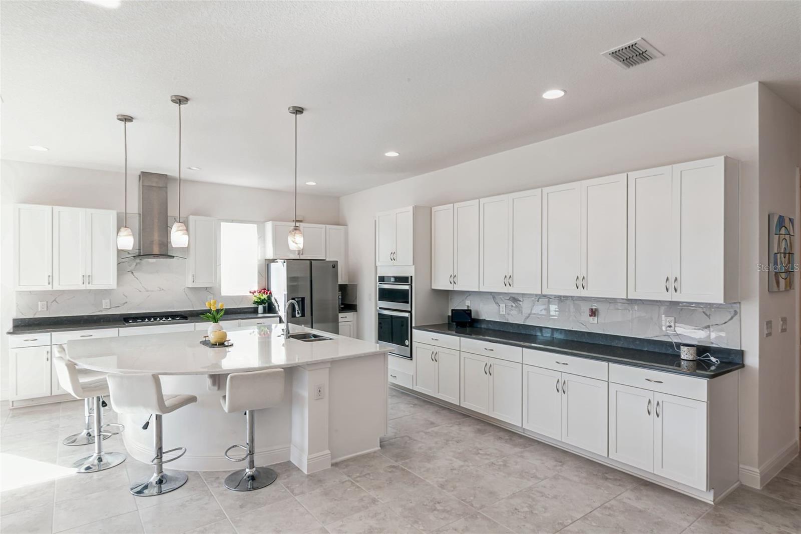 5081 TWIN LAKES BOULEVARD