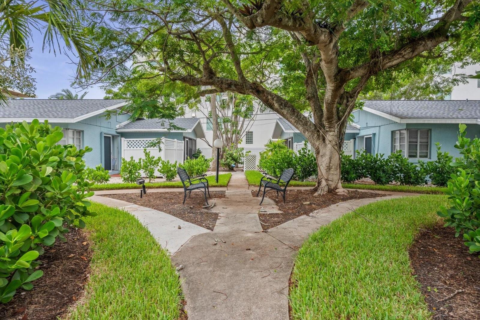 PELICAN GARDENS - Residential