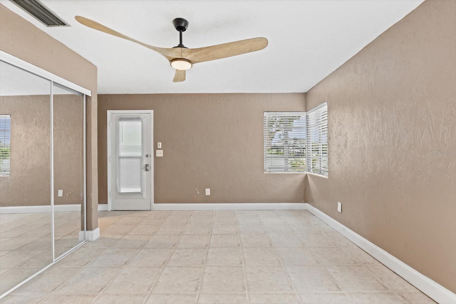 PELICAN GARDENS - Residential