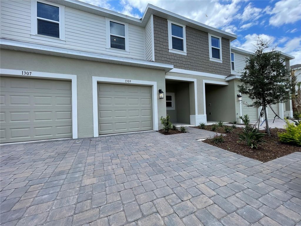 Photo of 1309 Axel Graeson Avenue, Kissimmee, FL 34744 (MLS # O6376985)