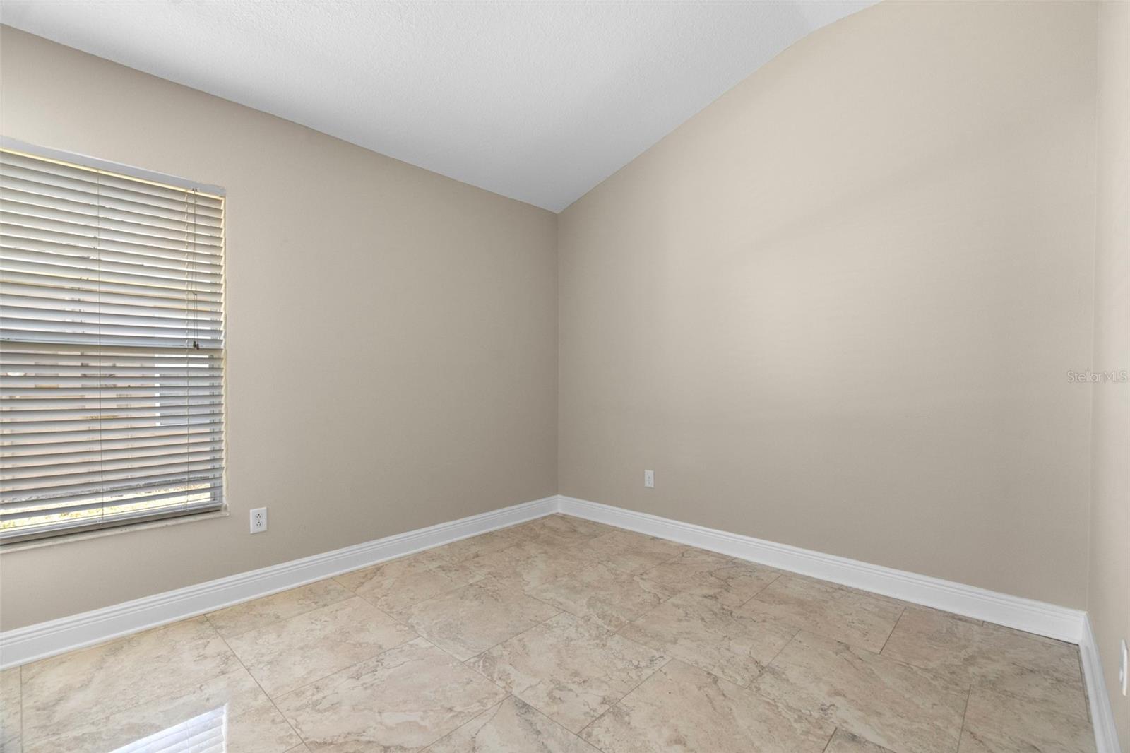 SEVEN OAKS PRCL S-8B1 - Residential Lease