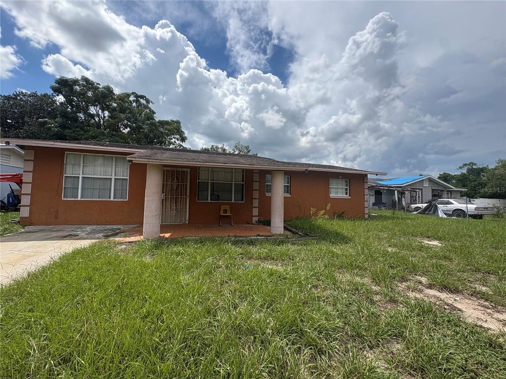 Photo of 465 Austin Street, Lake Wales, FL 33898 (MLS # P4939704)
