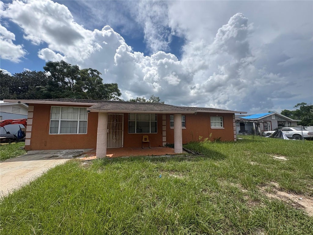 Photo of 465 Austin Street, Lake Wales, FL 33898 (MLS # P4939704)