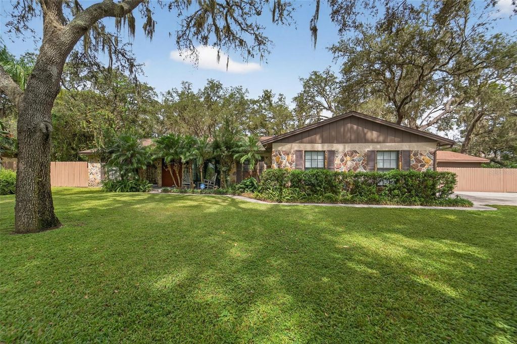 Photo of 12510 Shadow Run Boulevard, Riverview, FL 33569 (MLS # TB8433667)