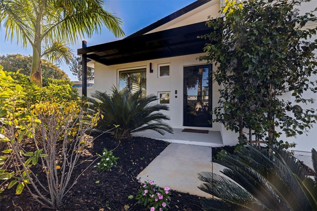 Photo of 5322 Newton Avenue S, Gulfport, FL 33707 (MLS # TB8467632)