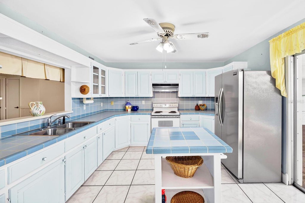 Photo of 521 S Larry Circle, Brandon, FL 33511 (MLS # TB8552085)
