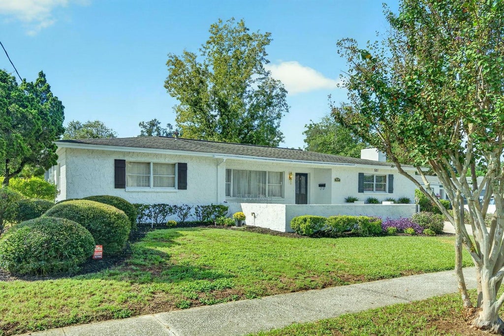 Photo of 521 S Larry Circle, Brandon, FL 33511 (MLS # TB8552085)