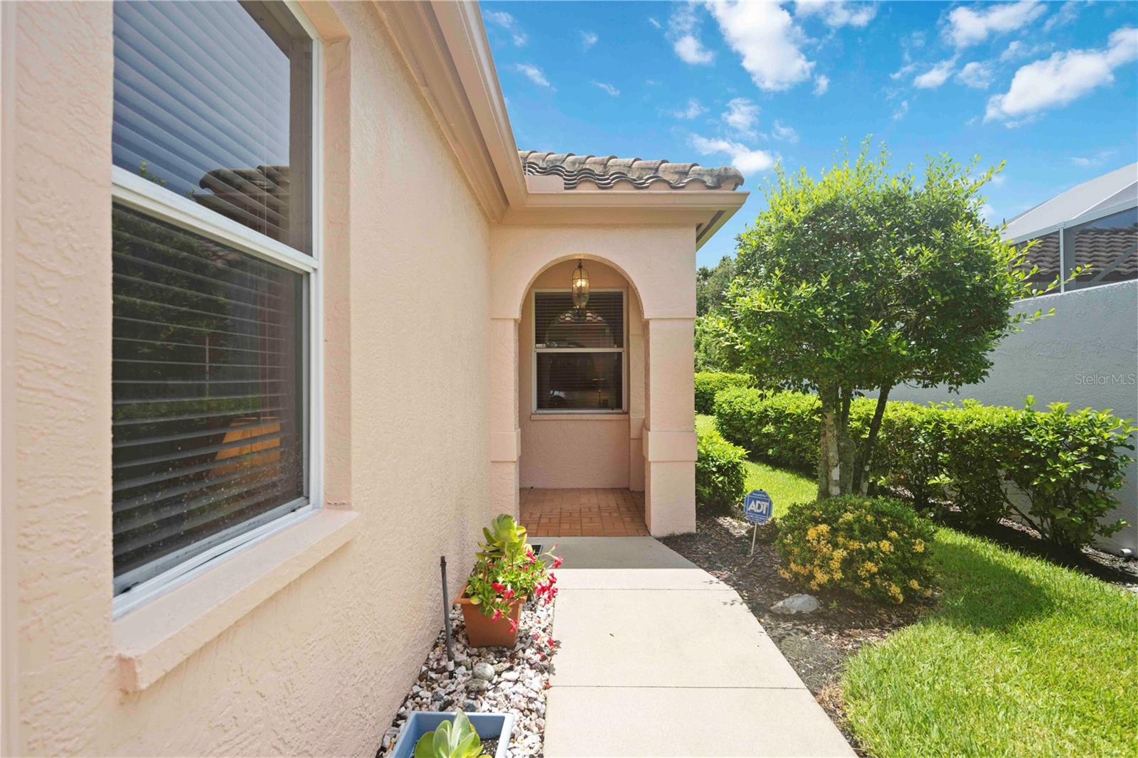 3852 AMAPOLA LANE