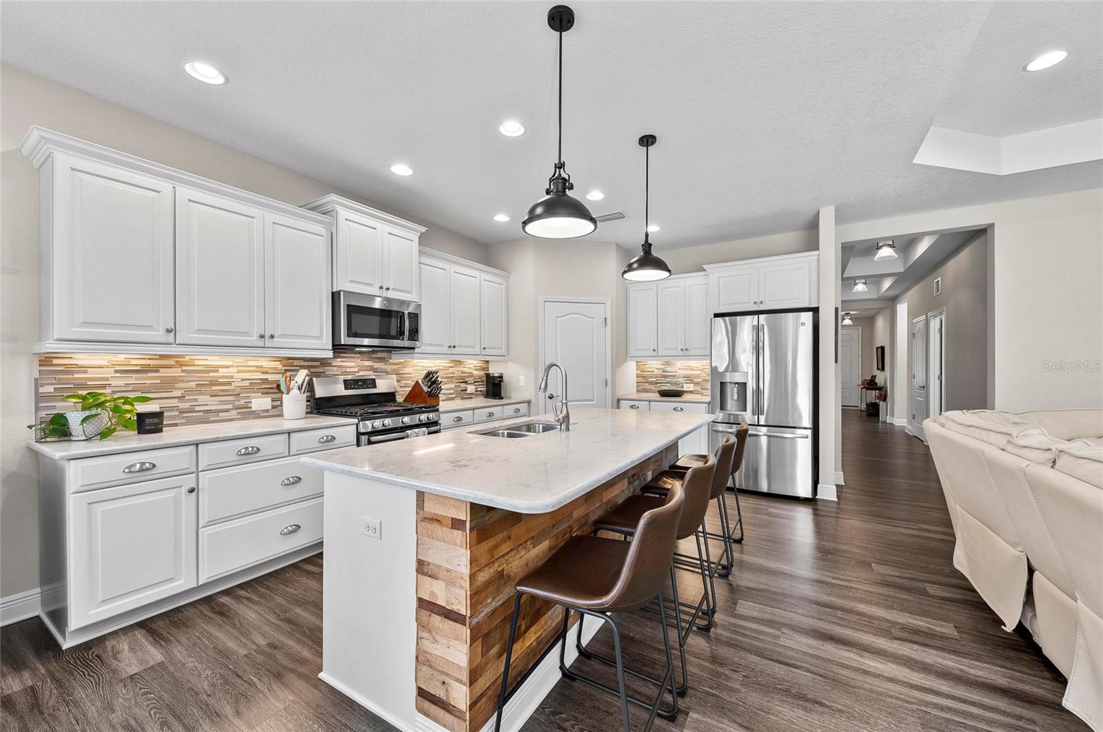 MAGNOLIA POINT - Residential