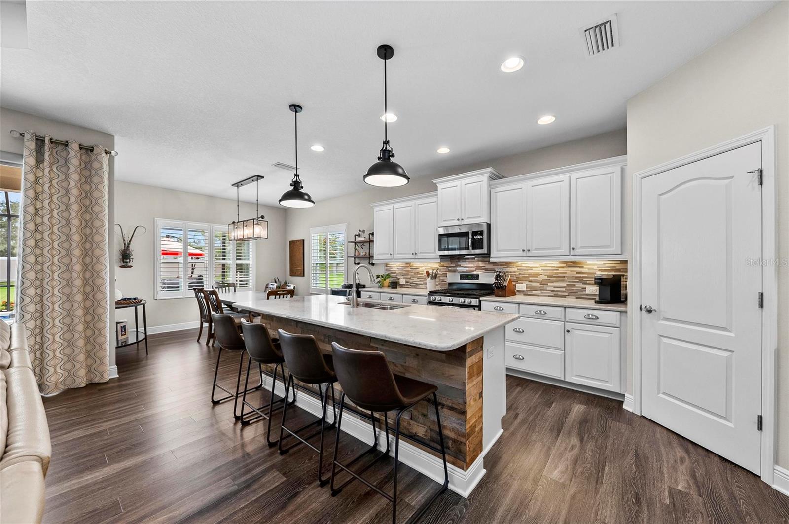 MAGNOLIA POINT - Residential
