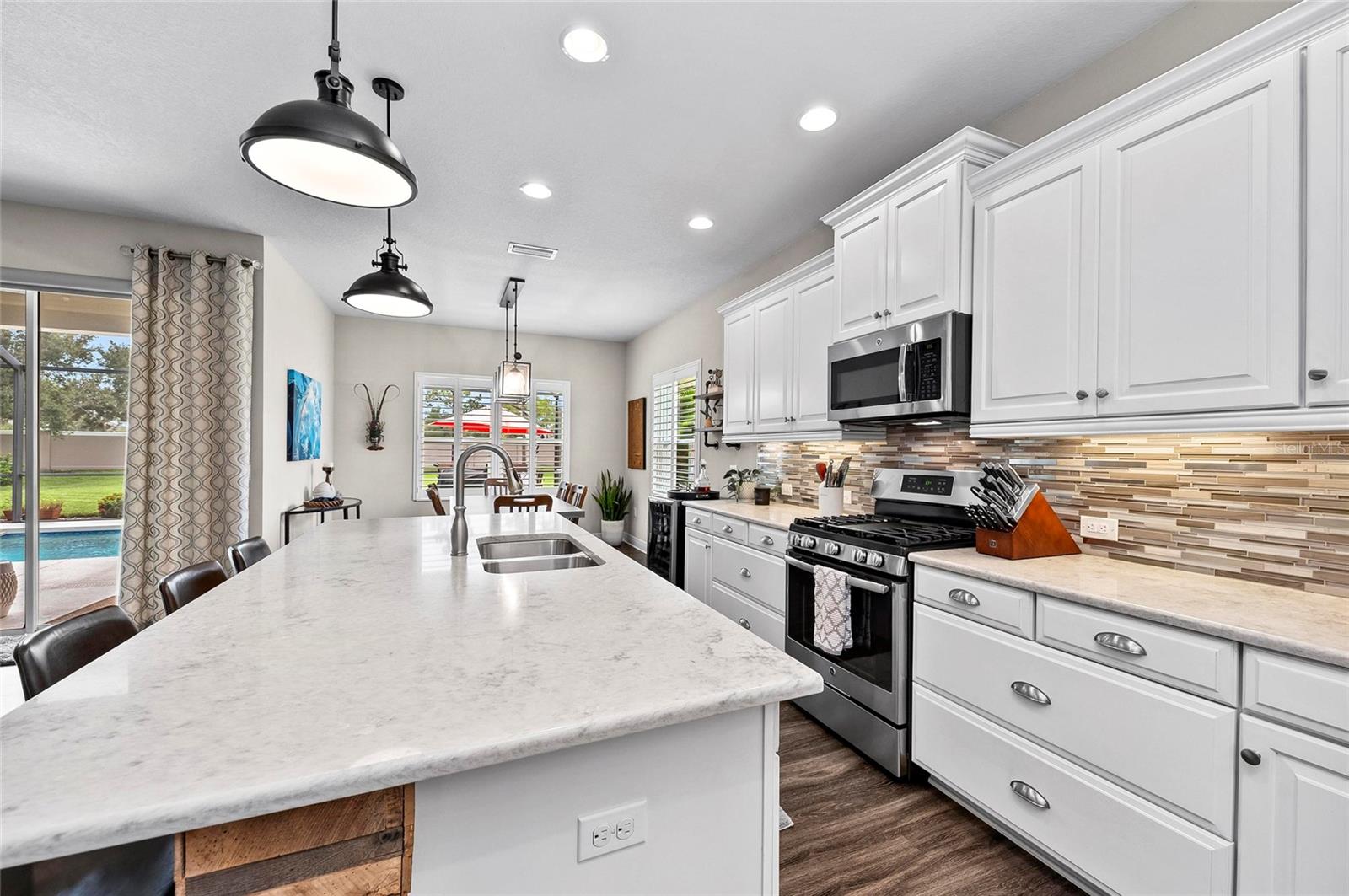 MAGNOLIA POINT - Residential
