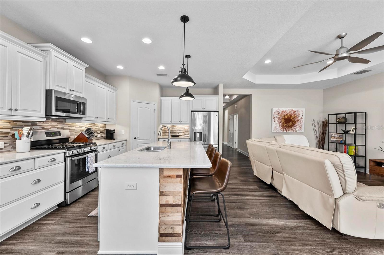 MAGNOLIA POINT - Residential