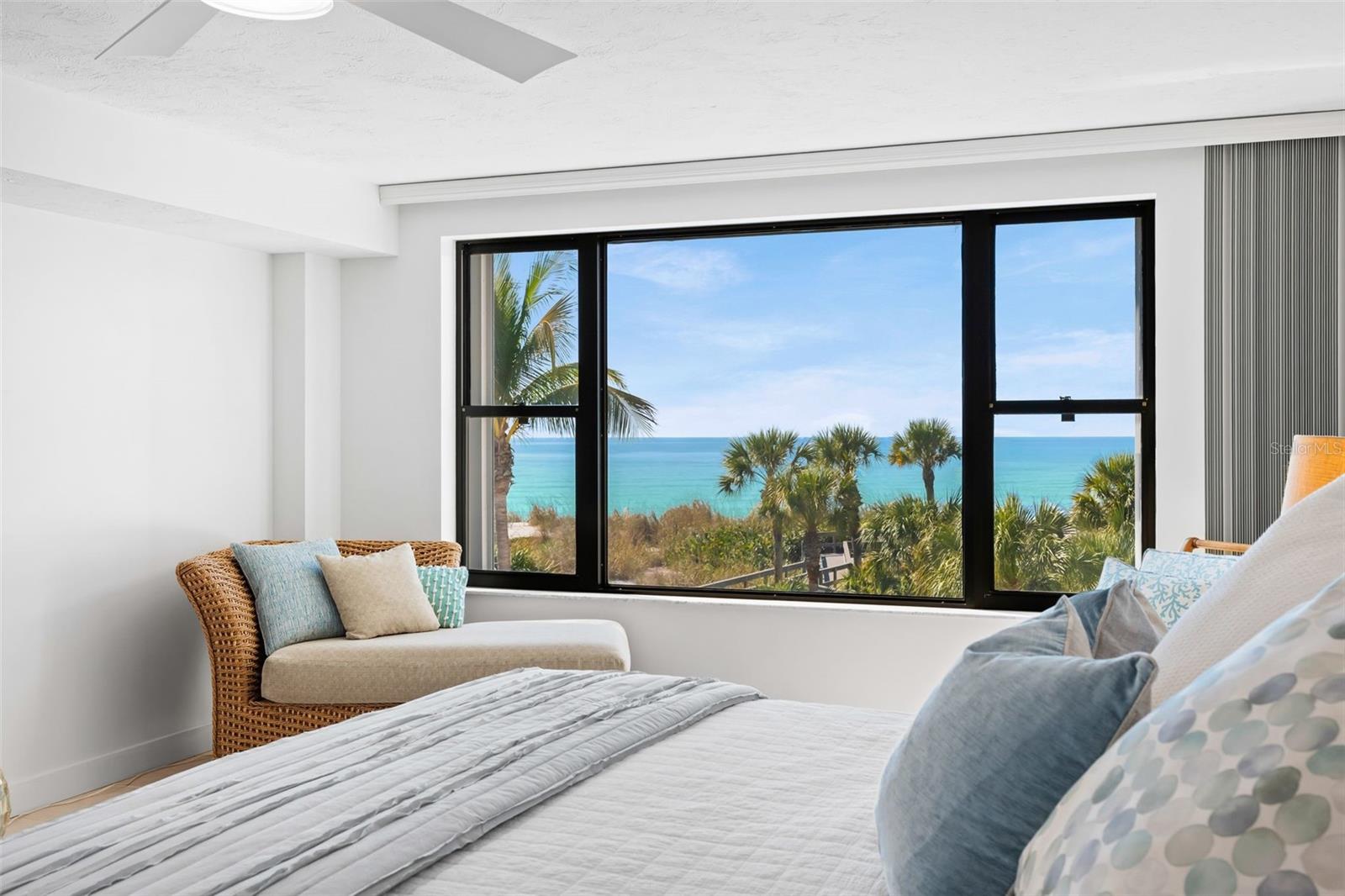 HIDDEN LAGOON BEACH CLUB - Residential