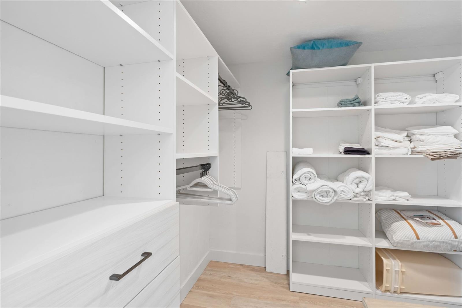 HIDDEN LAGOON BEACH CLUB - Residential