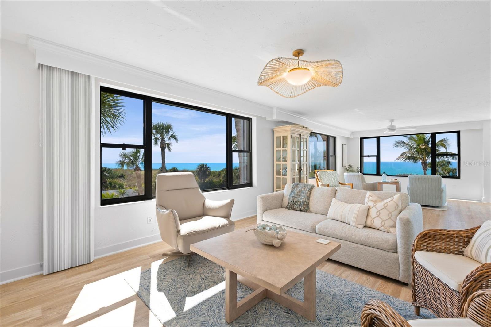 HIDDEN LAGOON BEACH CLUB - Residential