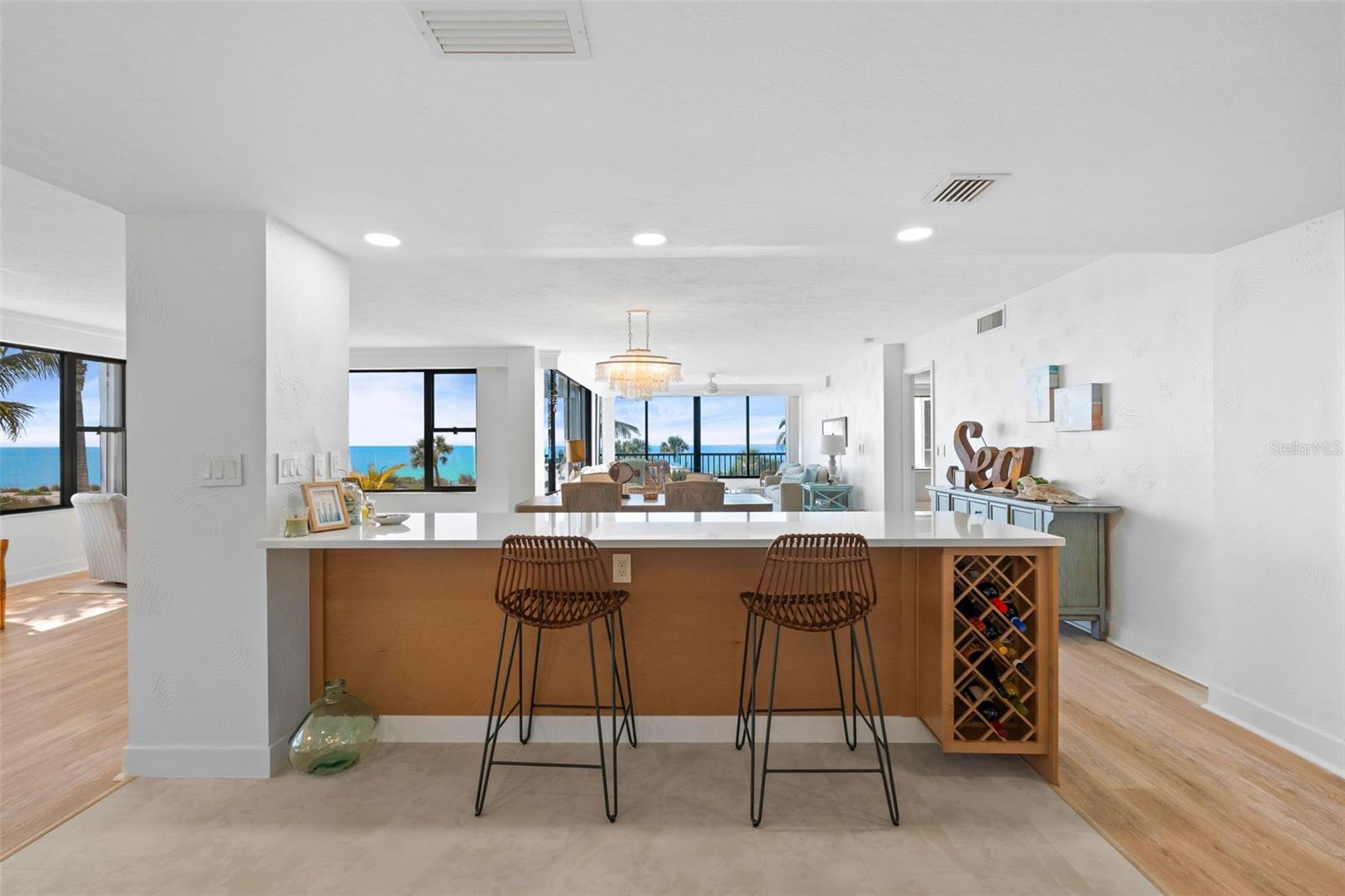 HIDDEN LAGOON BEACH CLUB - Residential