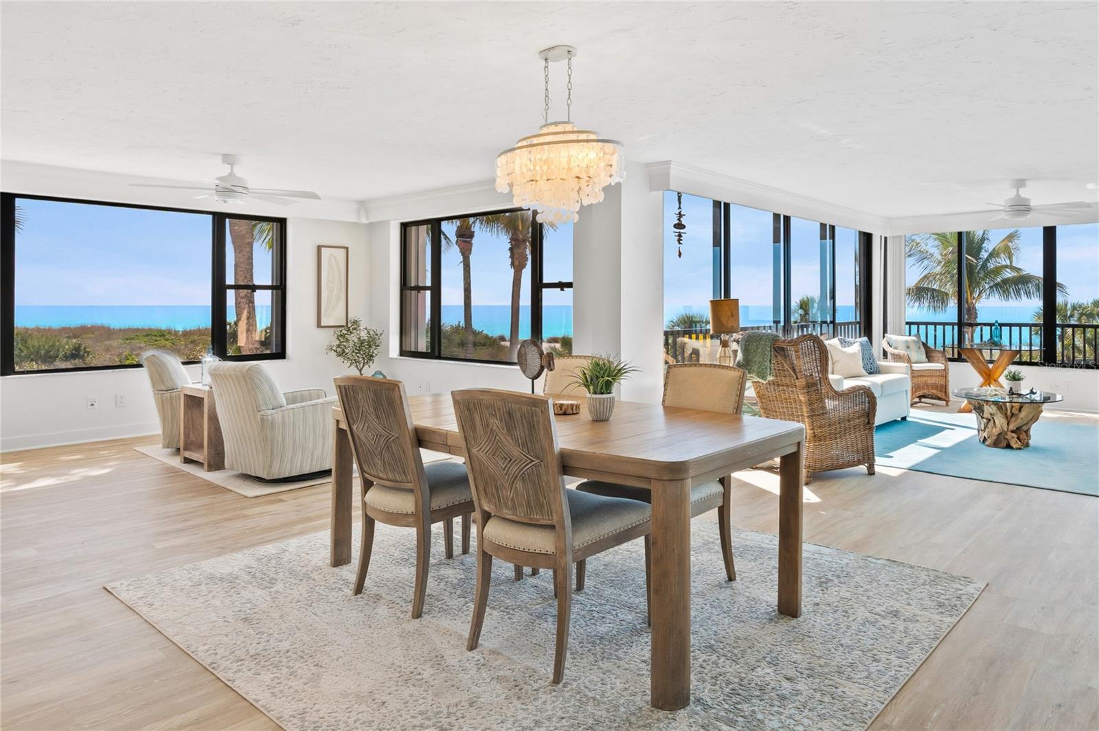 HIDDEN LAGOON BEACH CLUB - Residential