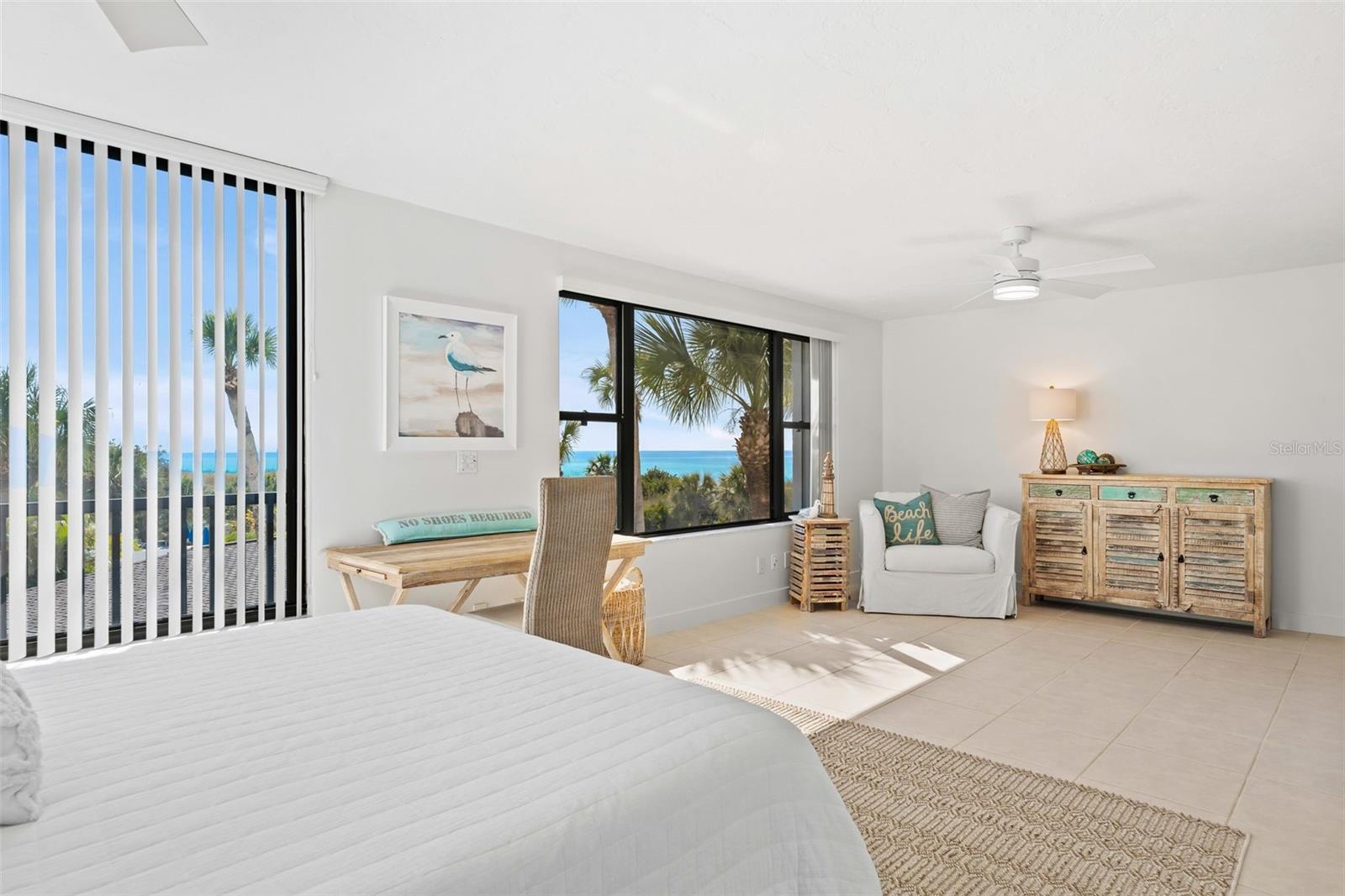 HIDDEN LAGOON BEACH CLUB - Residential