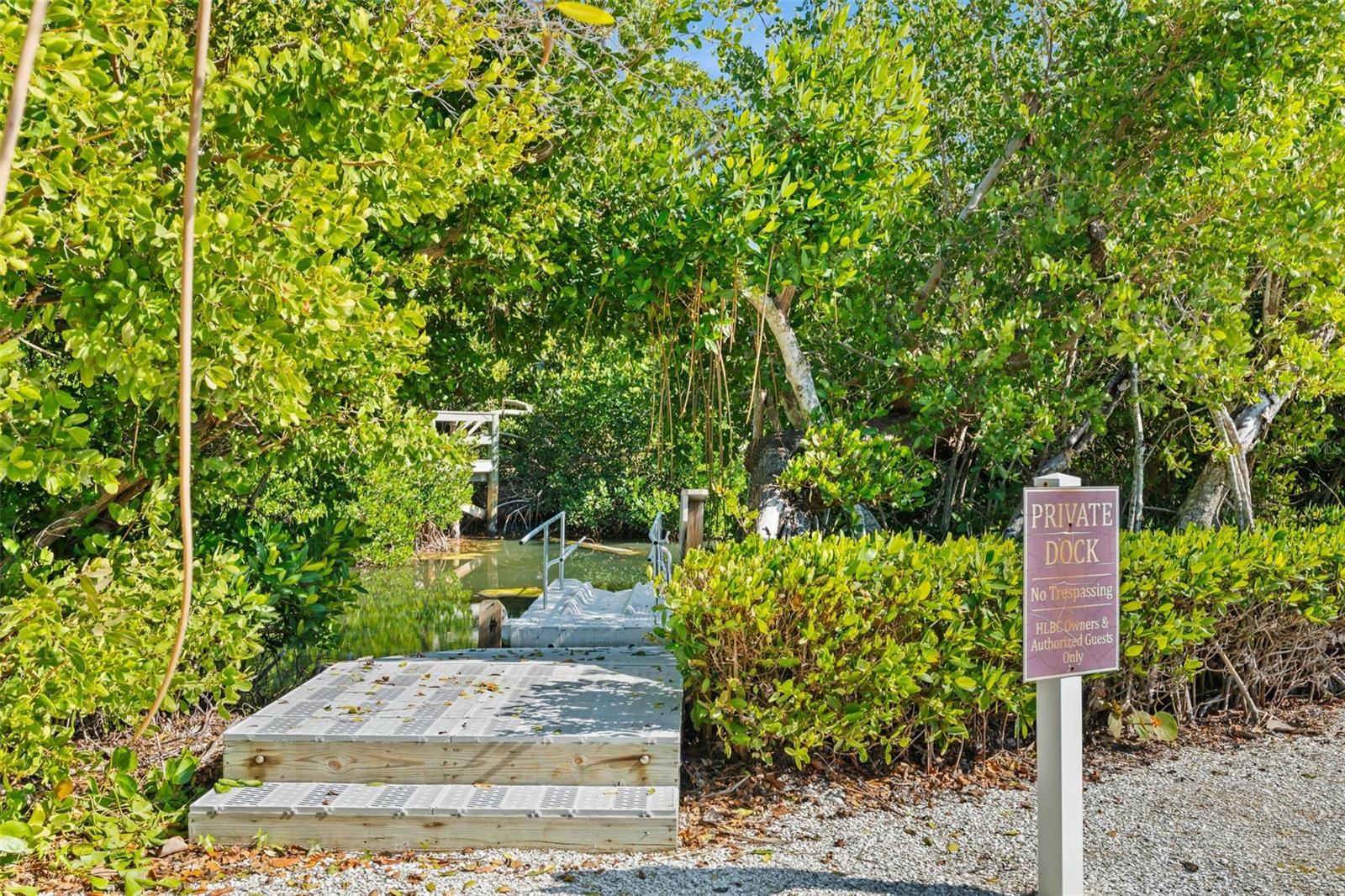 HIDDEN LAGOON BEACH CLUB - Residential