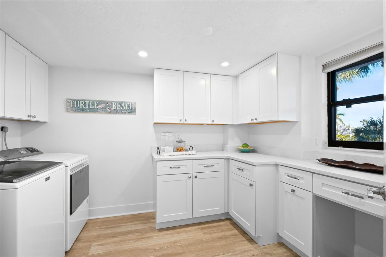 HIDDEN LAGOON BEACH CLUB - Residential