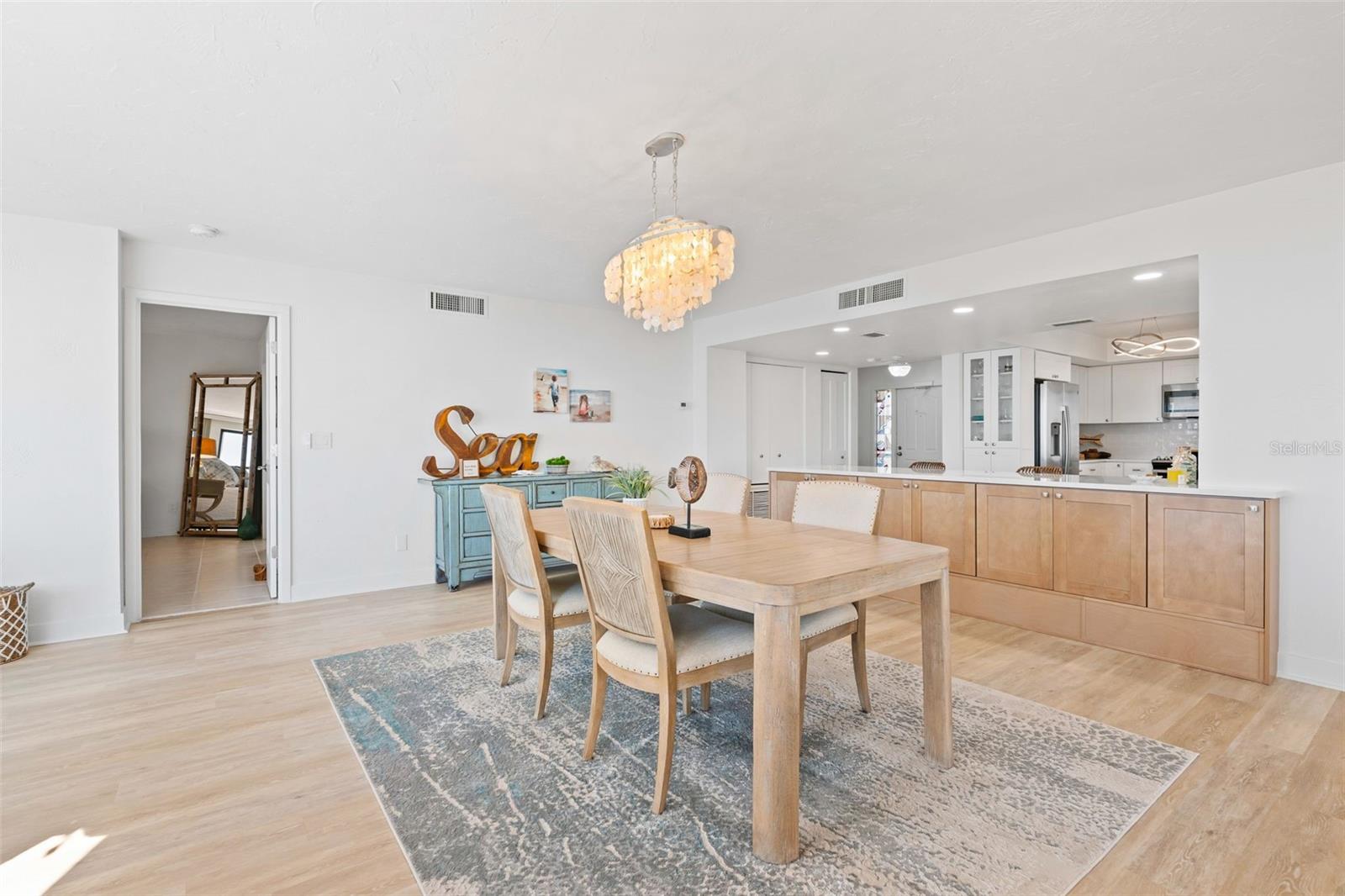 HIDDEN LAGOON BEACH CLUB - Residential