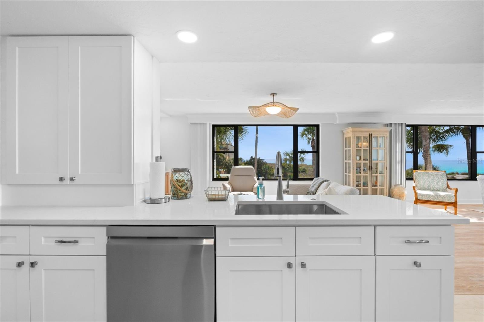 HIDDEN LAGOON BEACH CLUB - Residential