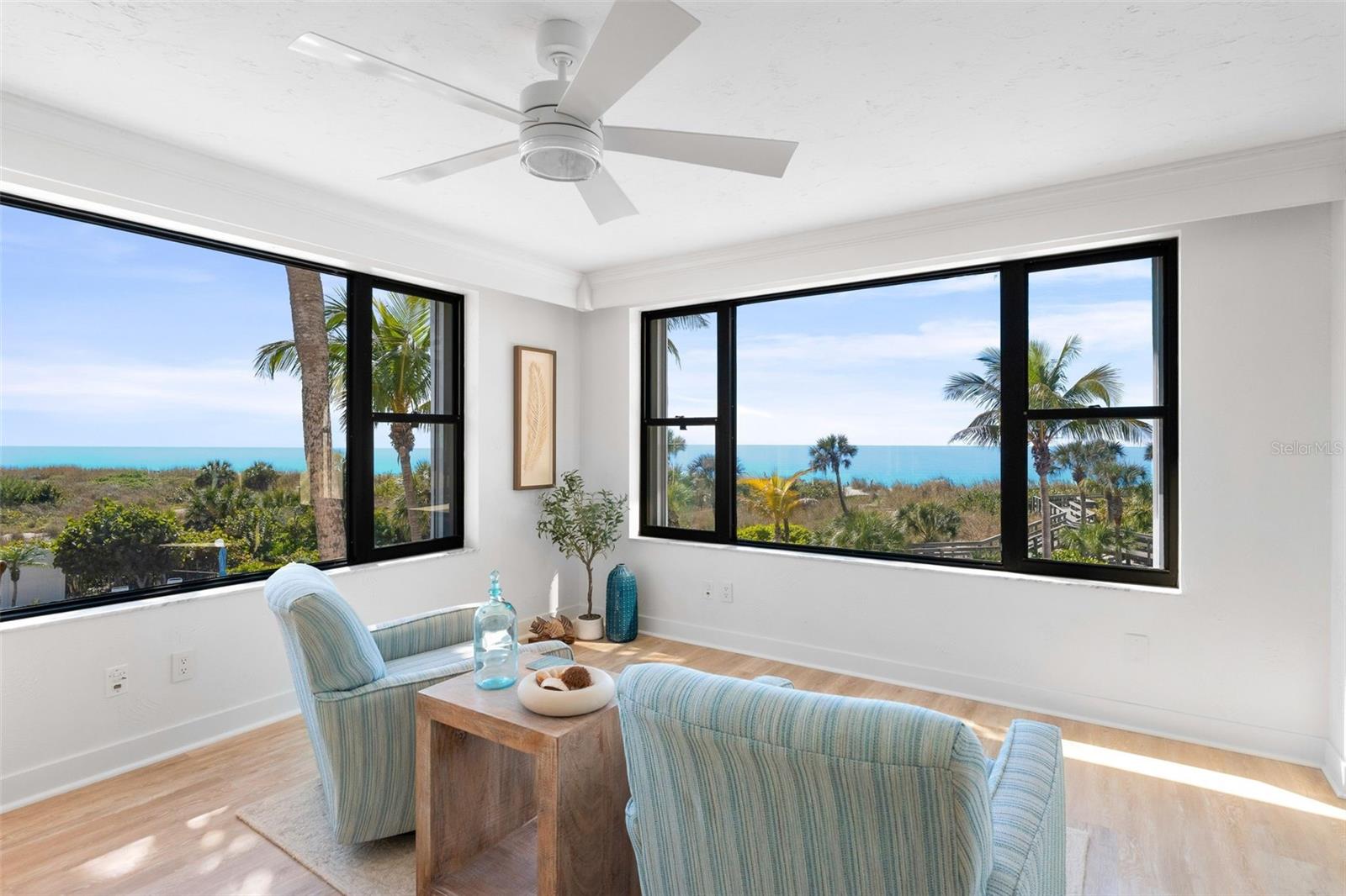 HIDDEN LAGOON BEACH CLUB - Residential