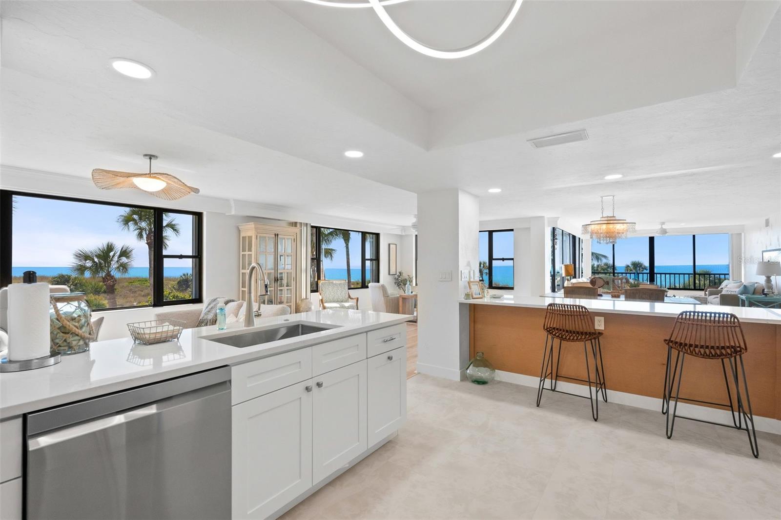 HIDDEN LAGOON BEACH CLUB - Residential