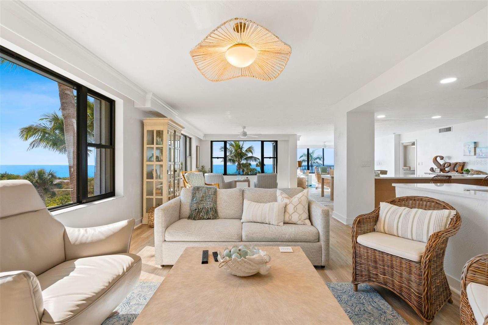 HIDDEN LAGOON BEACH CLUB - Residential