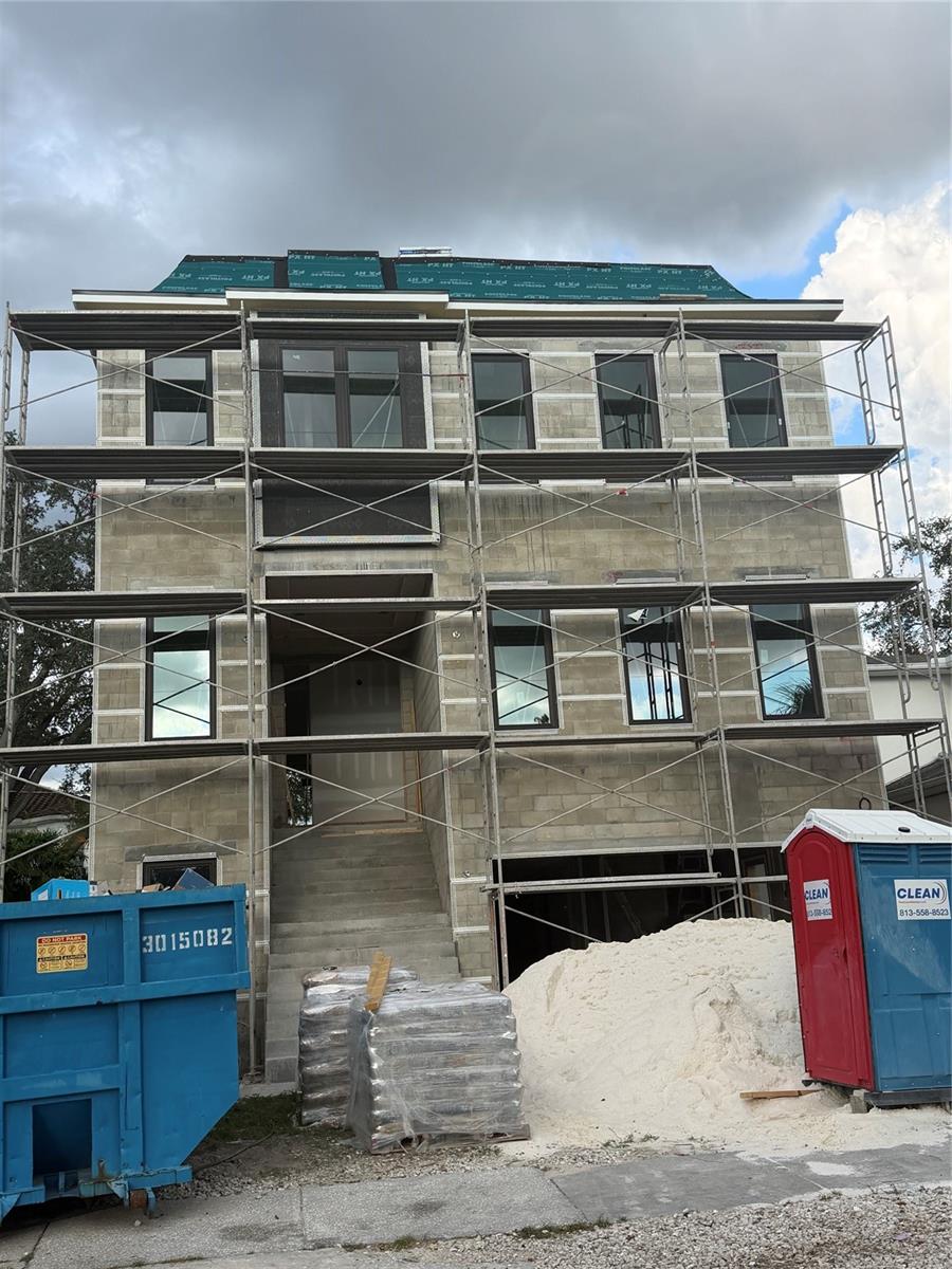 Photo of 513 E Davis Boulevard, Tampa, FL 33606 (MLS # TB8549229)