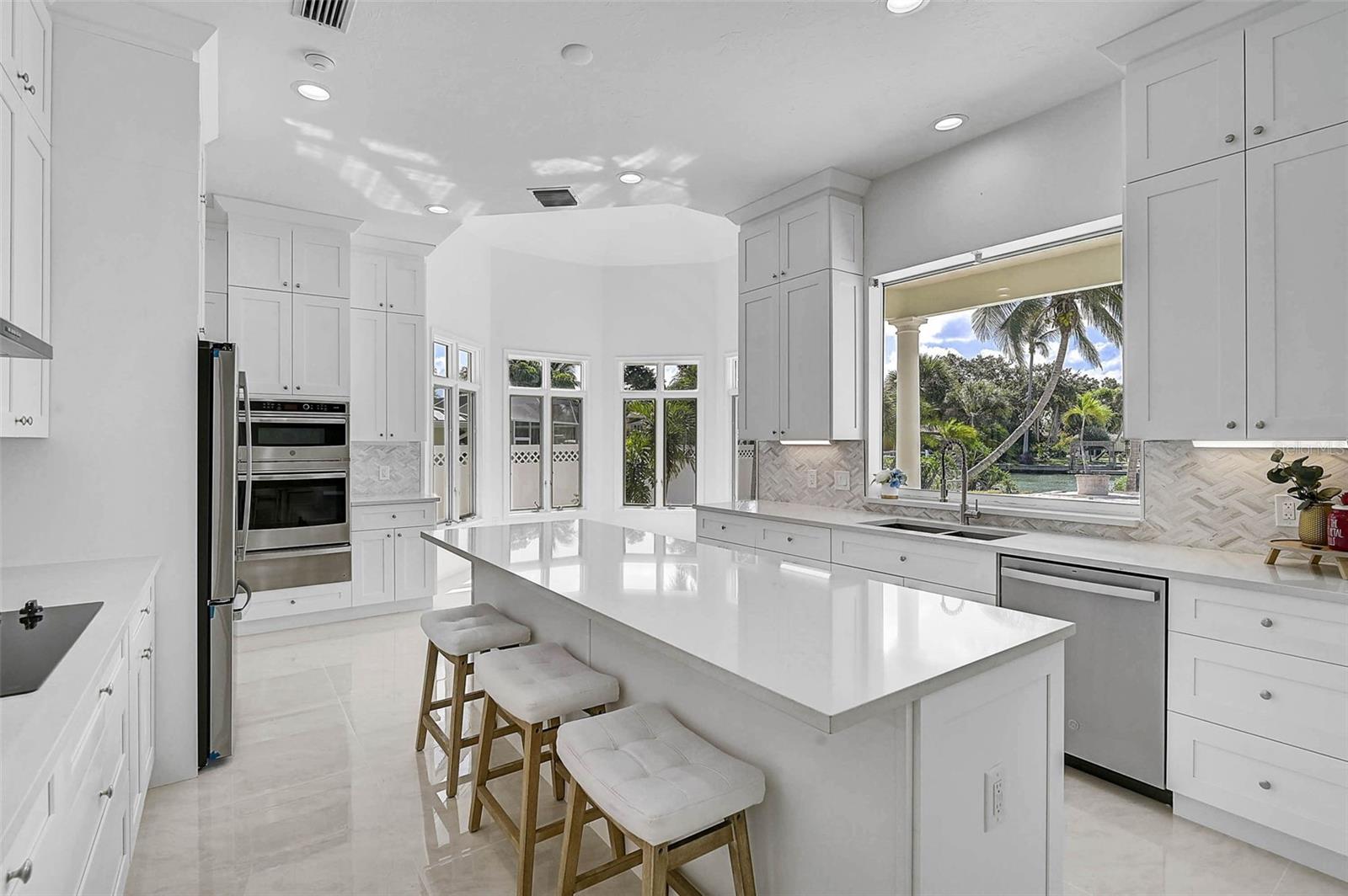 BAY ISLAND SHORES - Residential