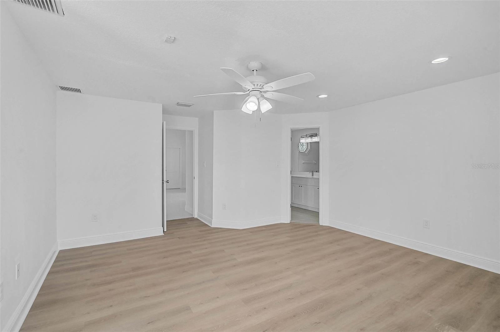 BAY ISLAND SHORES - Residential