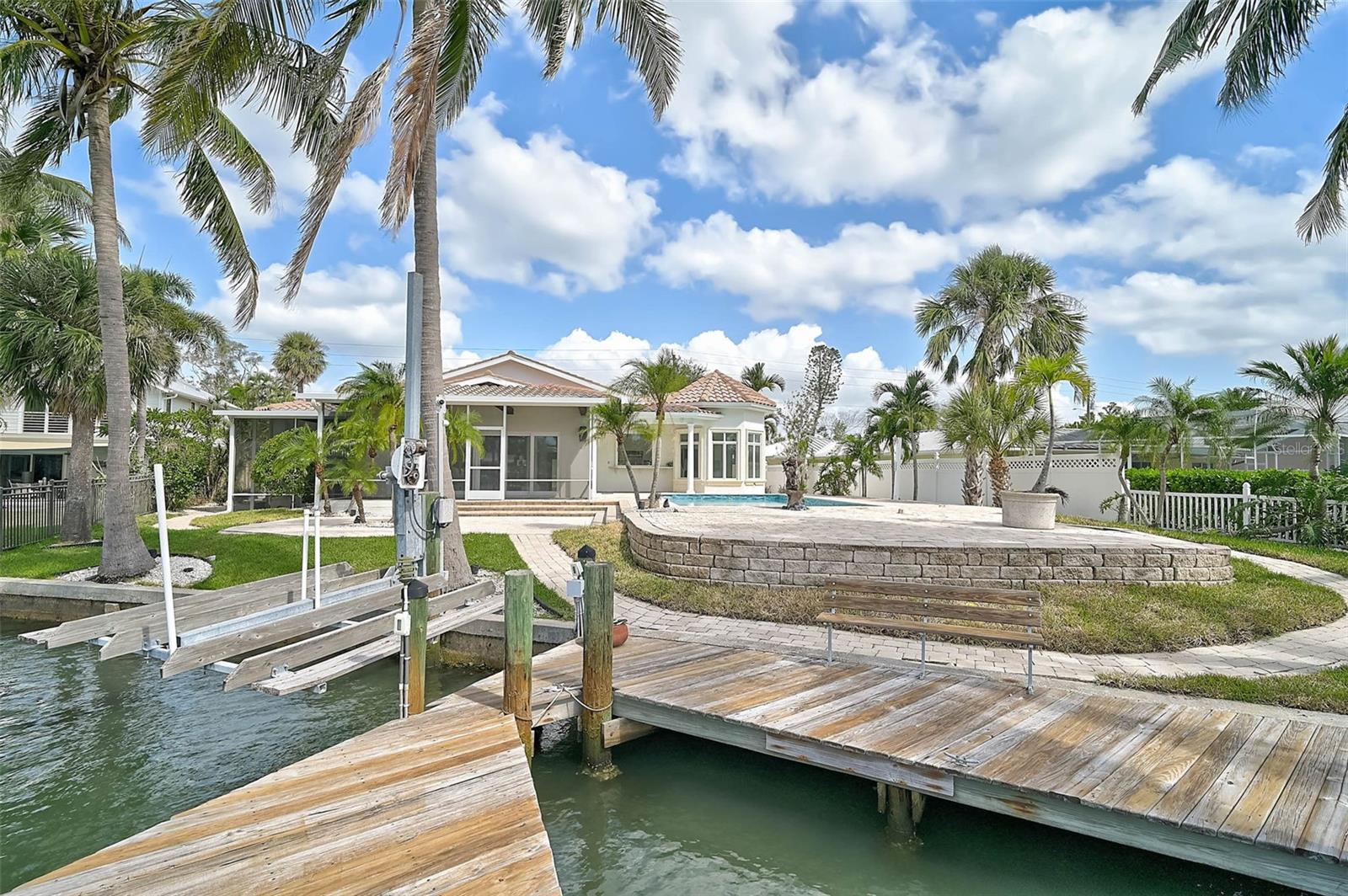 BAY ISLAND SHORES - Residential
