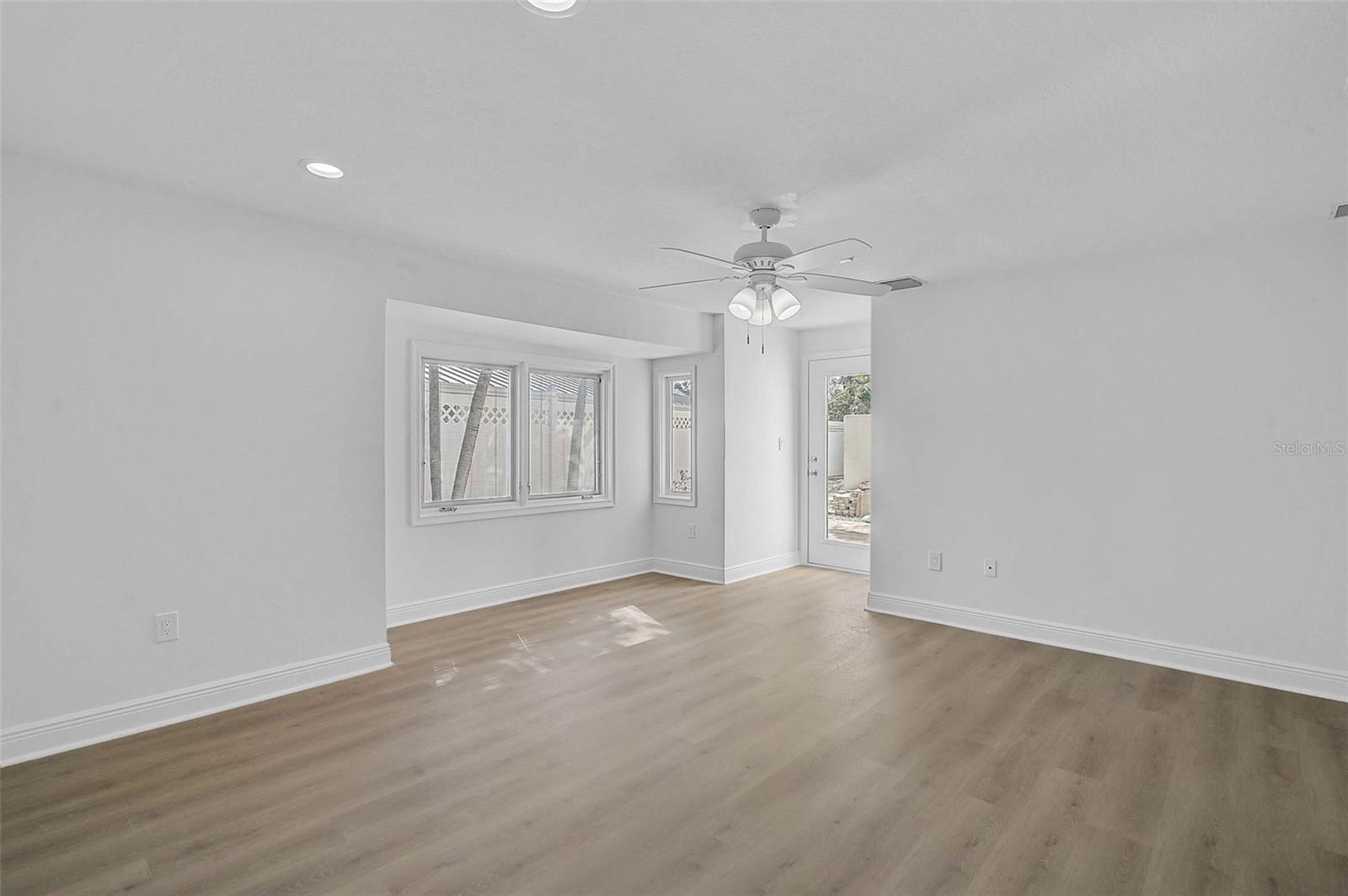 BAY ISLAND SHORES - Residential