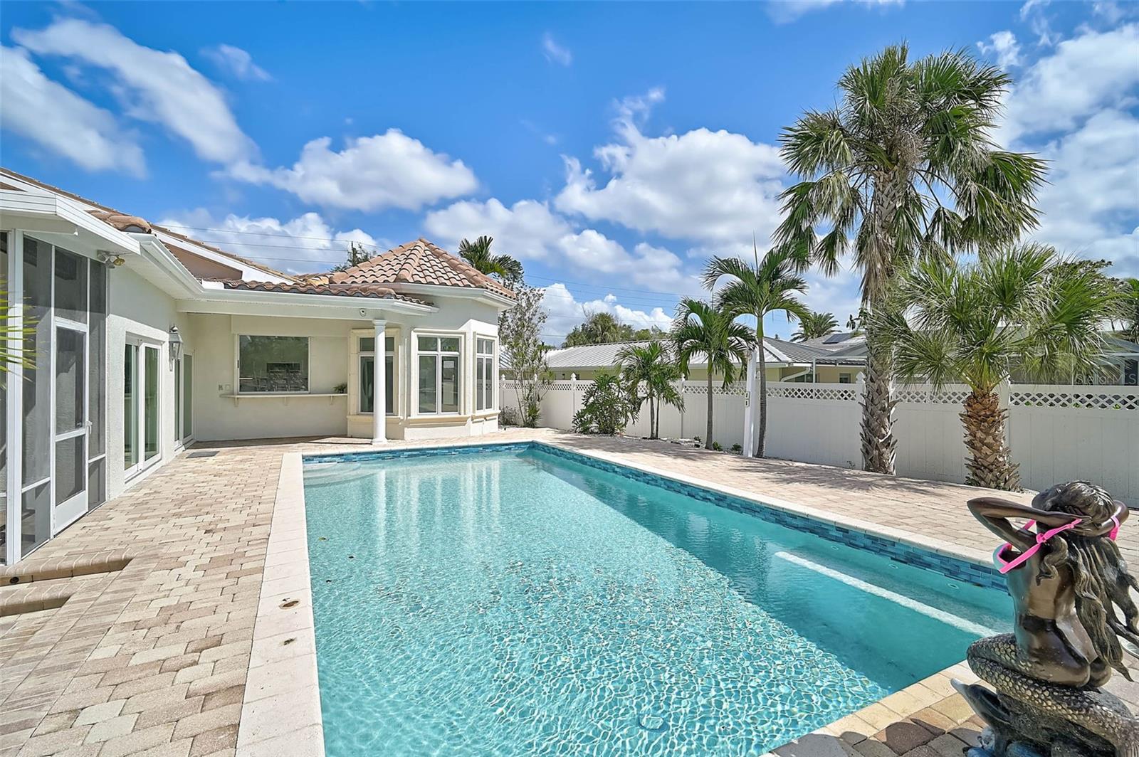 BAY ISLAND SHORES - Residential