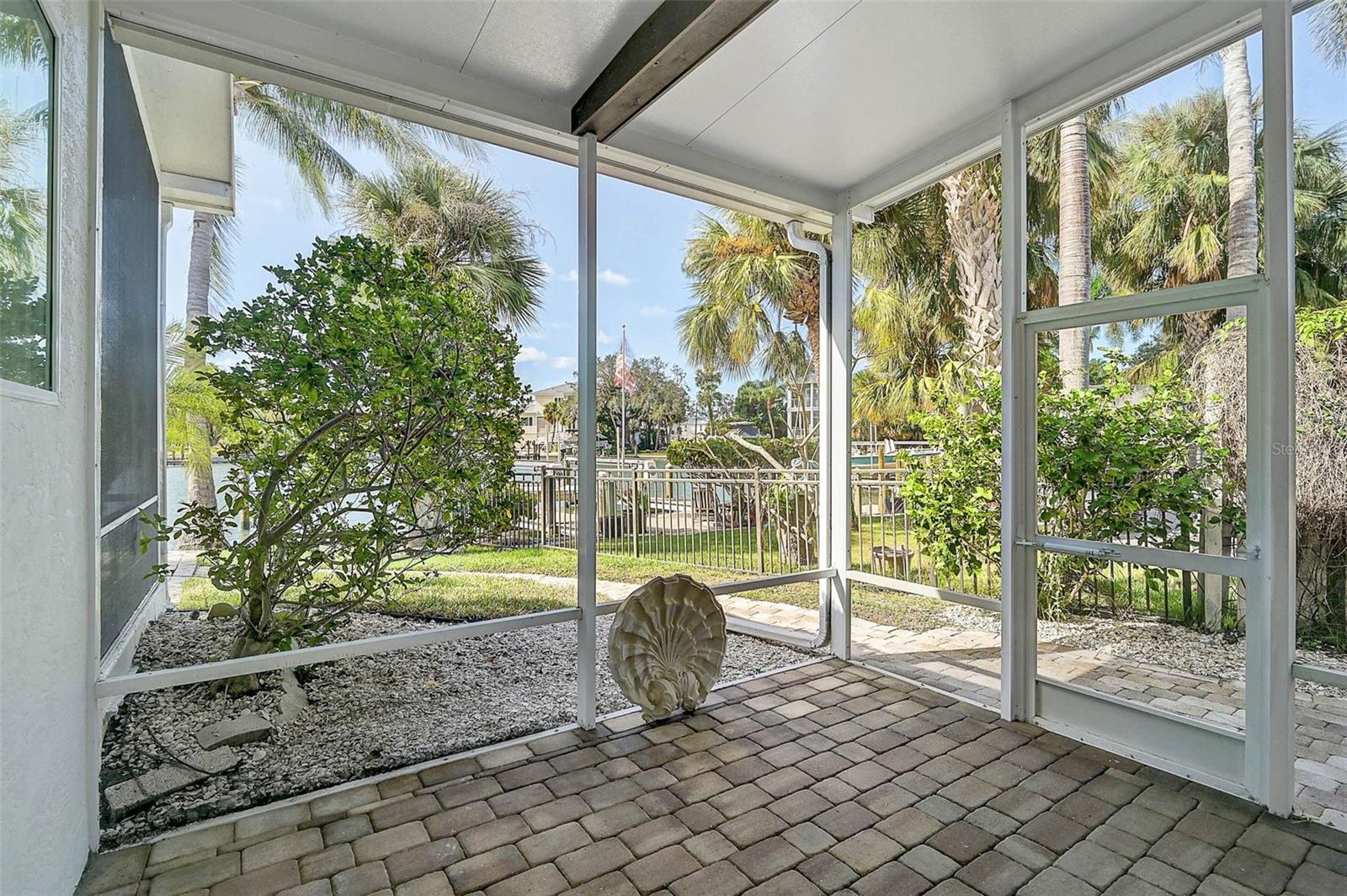 BAY ISLAND SHORES - Residential