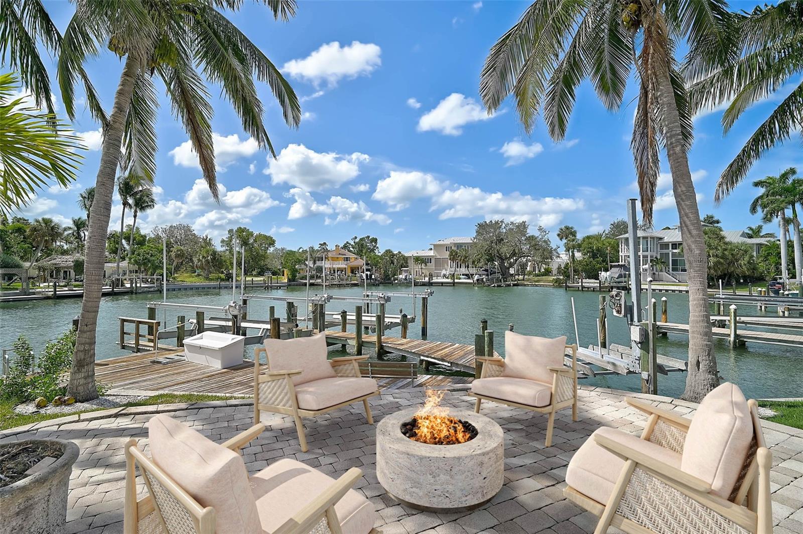 BAY ISLAND SHORES - Residential