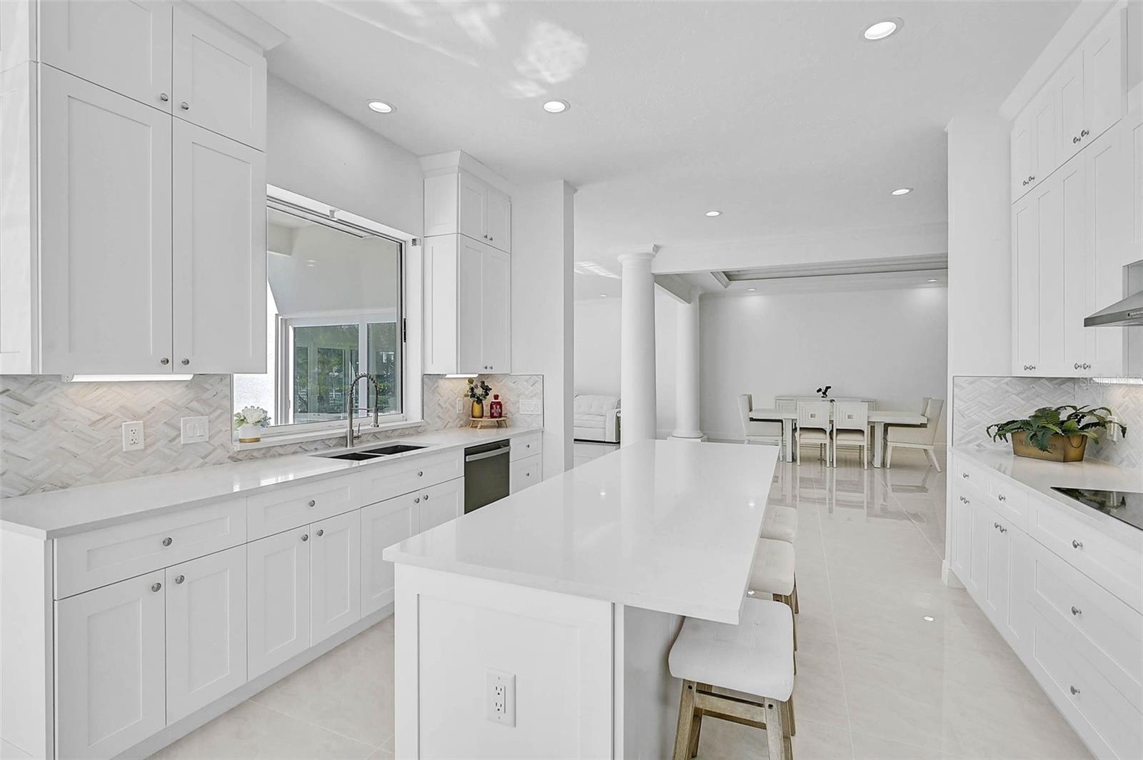 BAY ISLAND SHORES - Residential