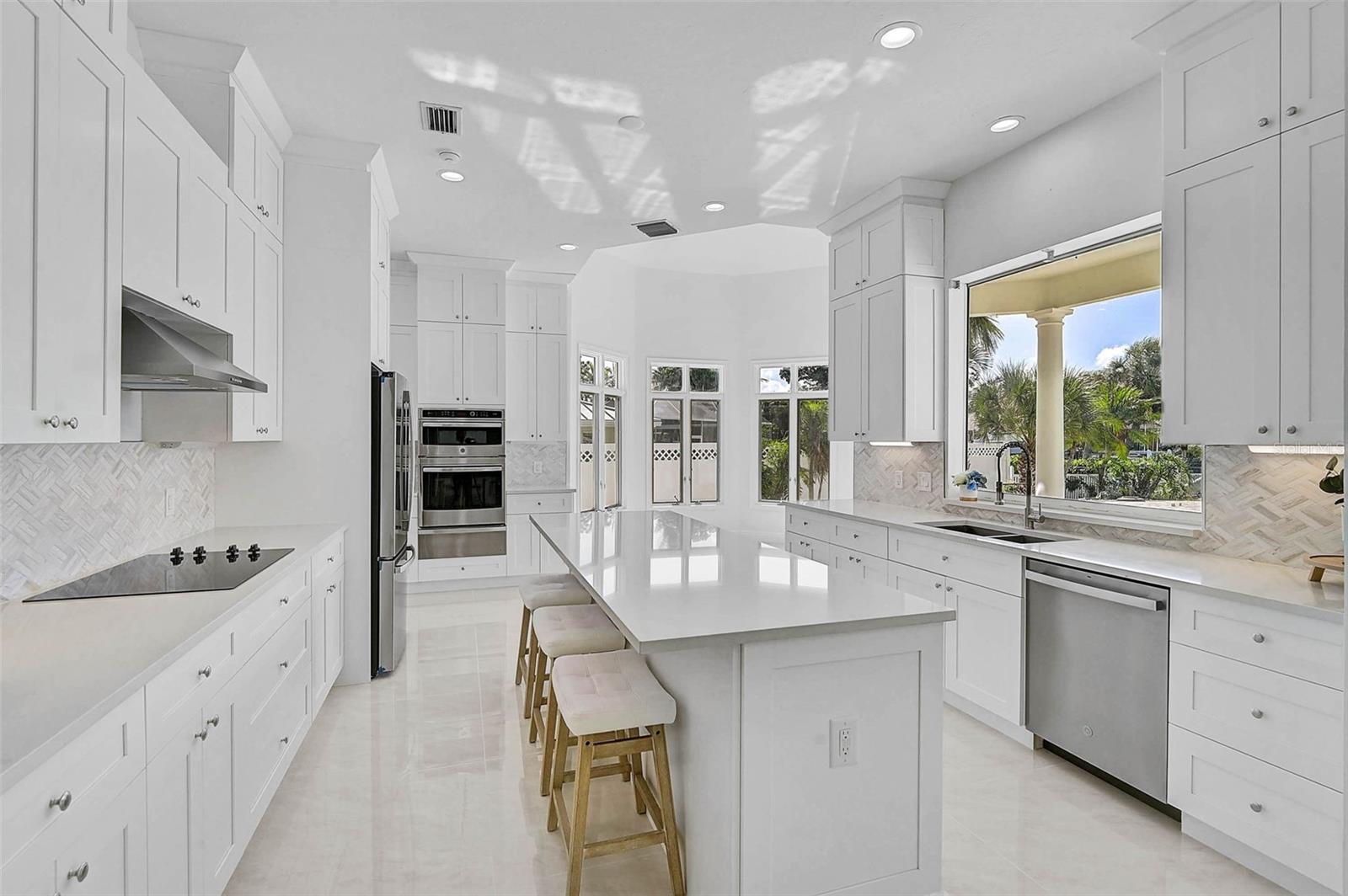 BAY ISLAND SHORES - Residential