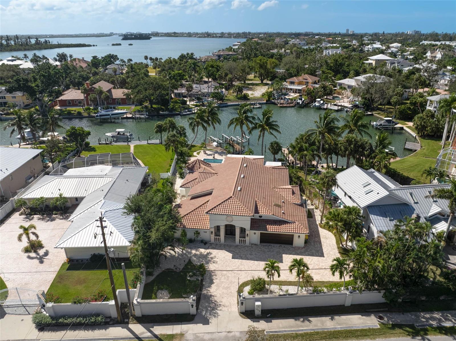 BAY ISLAND SHORES - Residential