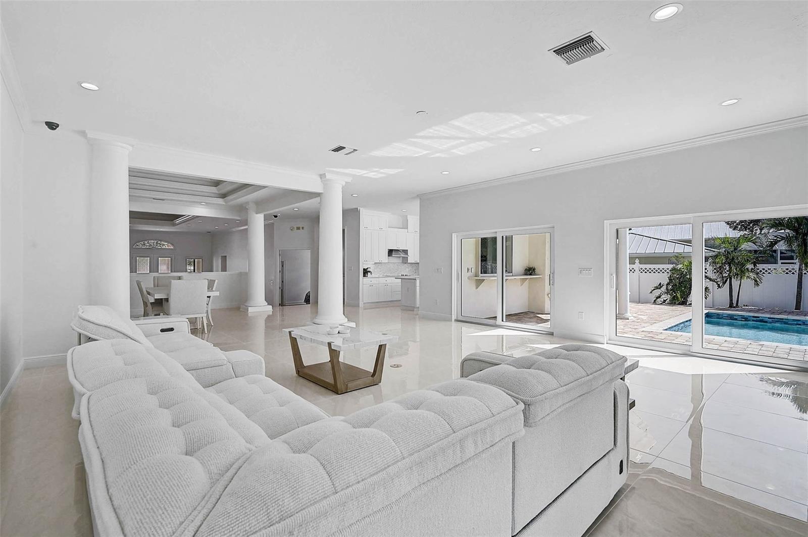 BAY ISLAND SHORES - Residential