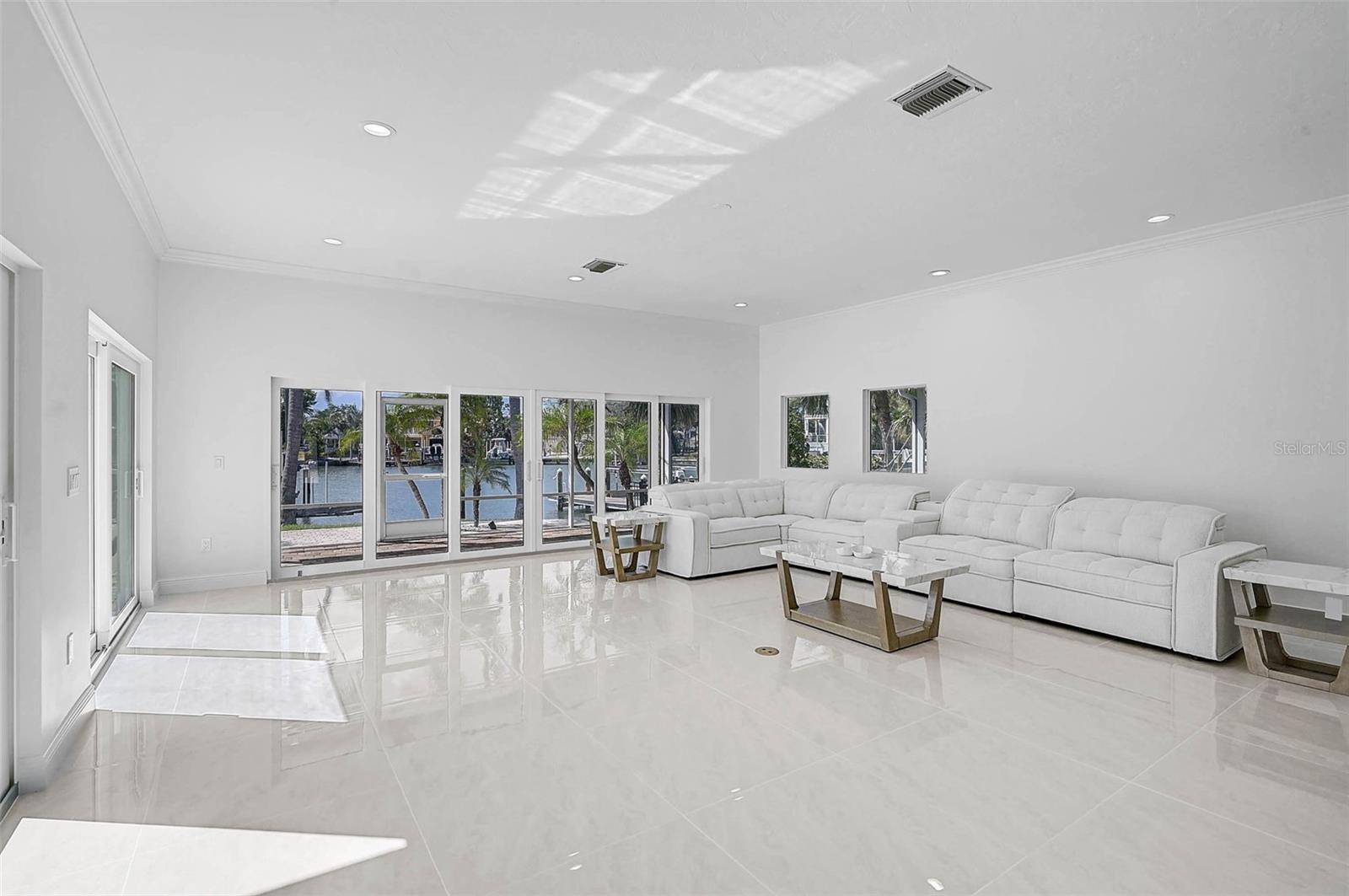 BAY ISLAND SHORES - Residential
