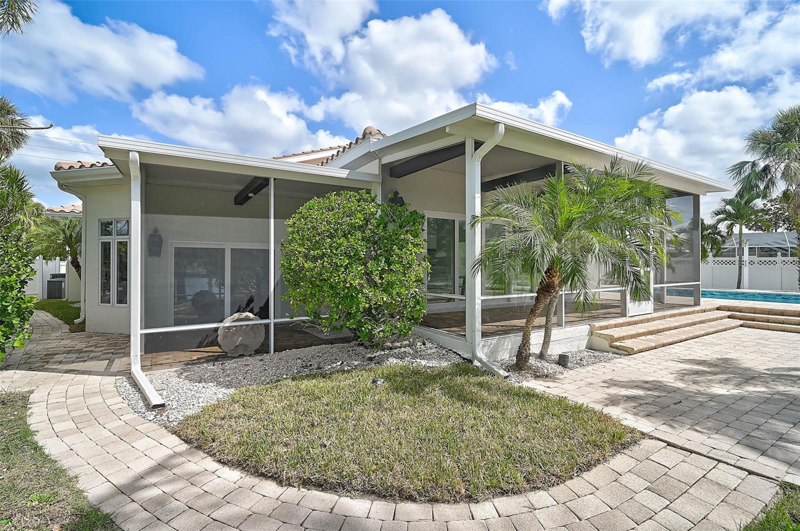 BAY ISLAND SHORES - Residential