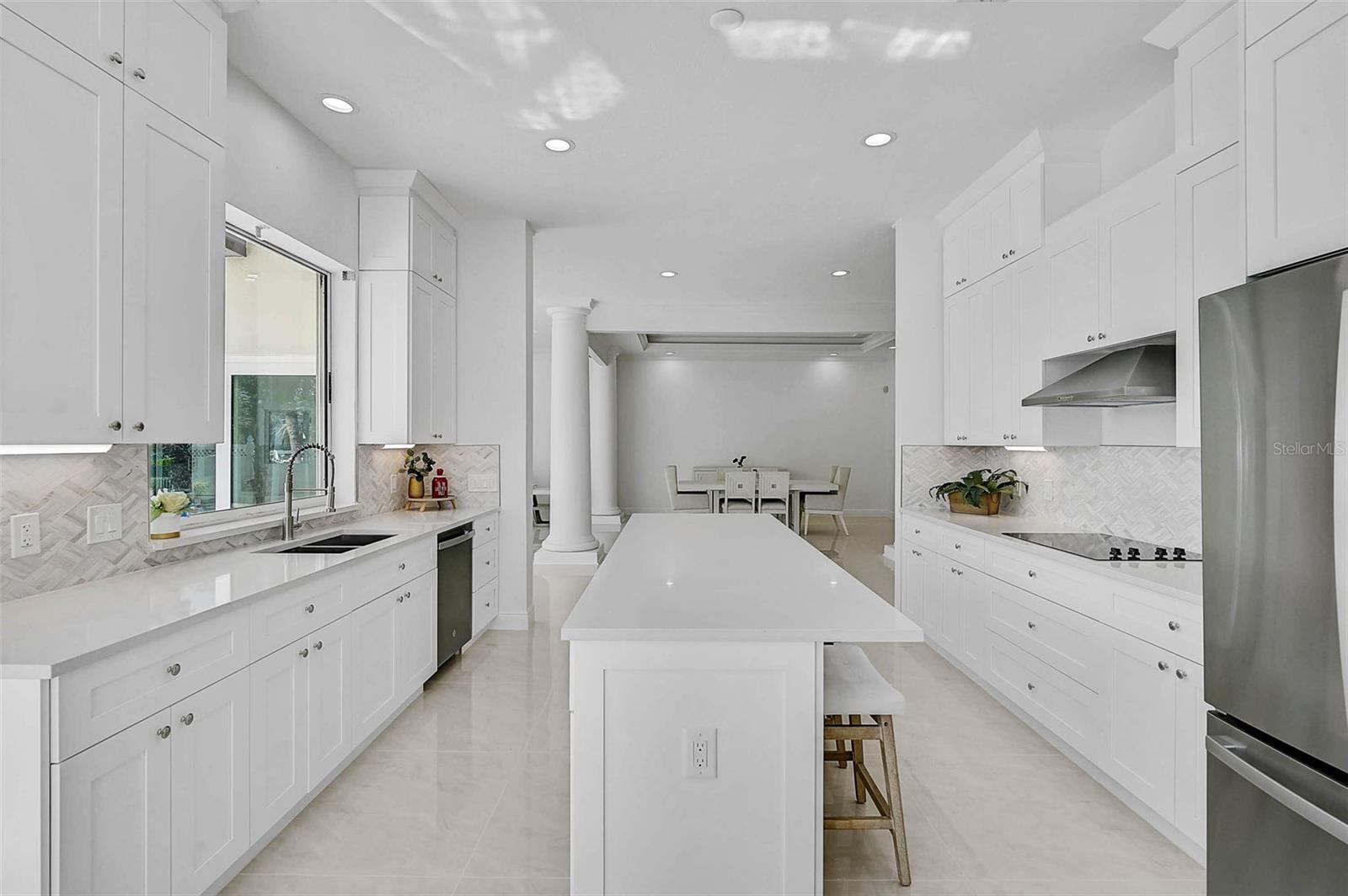 BAY ISLAND SHORES - Residential