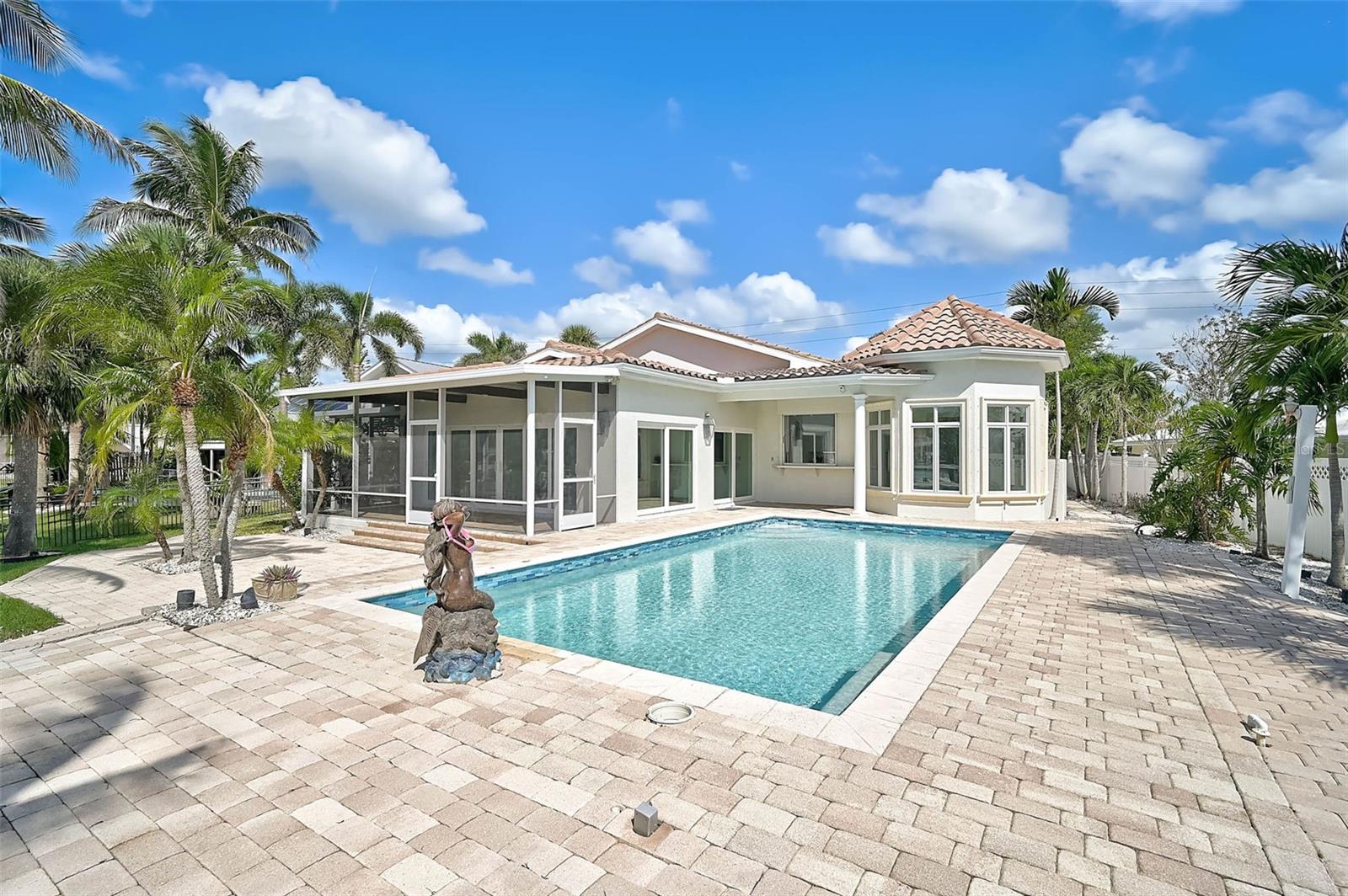 BAY ISLAND SHORES - Residential