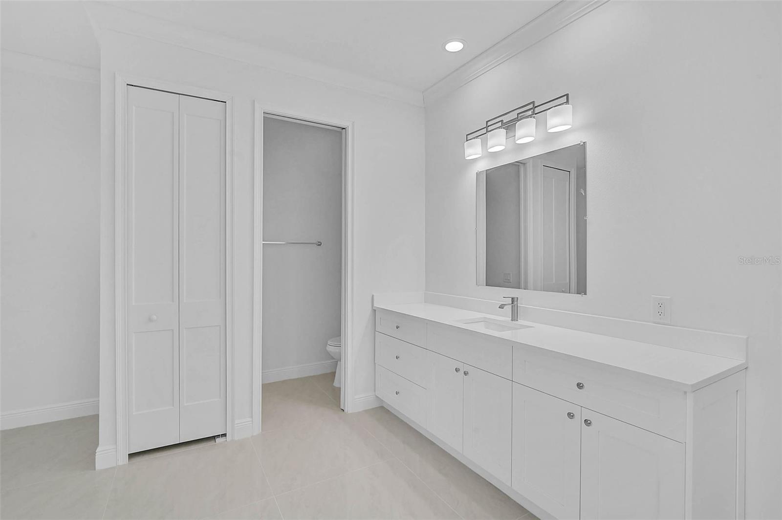 BAY ISLAND SHORES - Residential