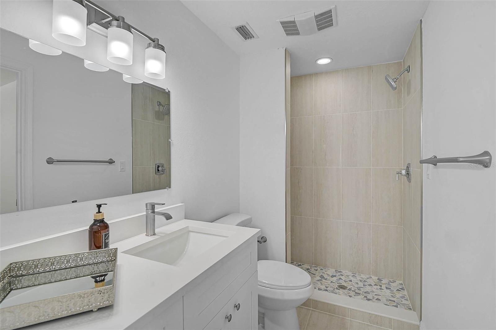 BAY ISLAND SHORES - Residential